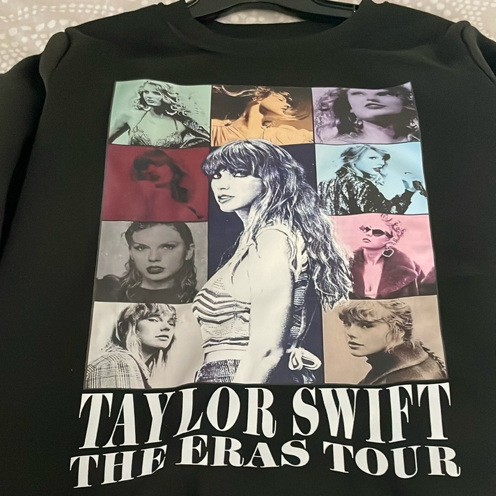 Taylor Swift Eras tour black long sleeve sweatshirt size S